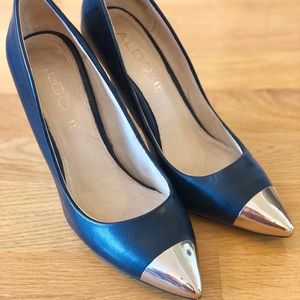 Aldo black heels with gold tip